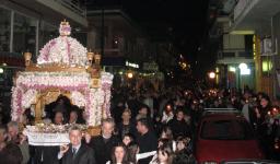 Επιτάφιος στον Μητροπολιτικό Ναό Ιλίου και αντάμωμα Επιταφίων