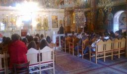 Θεία Λειτουργία για μαθητές του 5ου Λυκείου Πετρούπολης στον Άγιο Δημήτριο