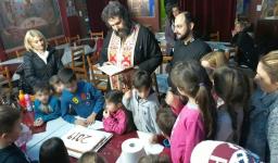 «Μικροί μάγειρες» φτιάχνουν και κόβουν την πρωτοχρονιάτικη πίτα «Μικροί μάγειρες» φτιάχνουν και κόβουν την πρωτοχρονιάτικη πίτα