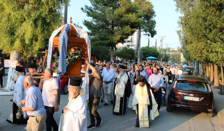 Λιτάνευση της εικόνας στην Αγία Τριάδα Καματερού