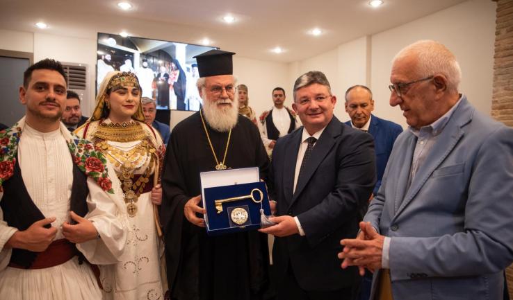 Με το Χρυσό Κλειδί της Πόλης των Αχαρνών τιμήθηκε ο Σεβ. Μητροπολίτης Ιλίου κ. Αθηναγόρας