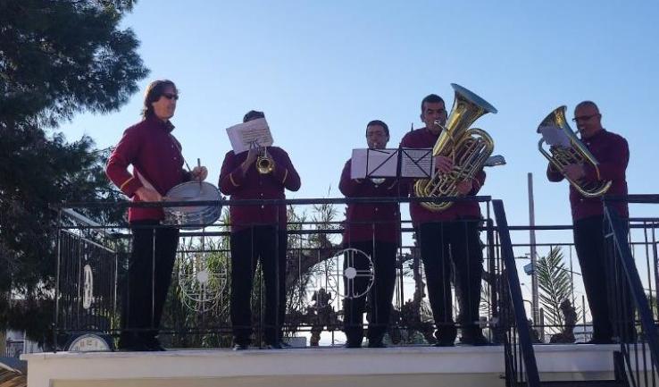 Μουσική έκπληξη στους ενορίτες του Αγίου Τρύφωνα