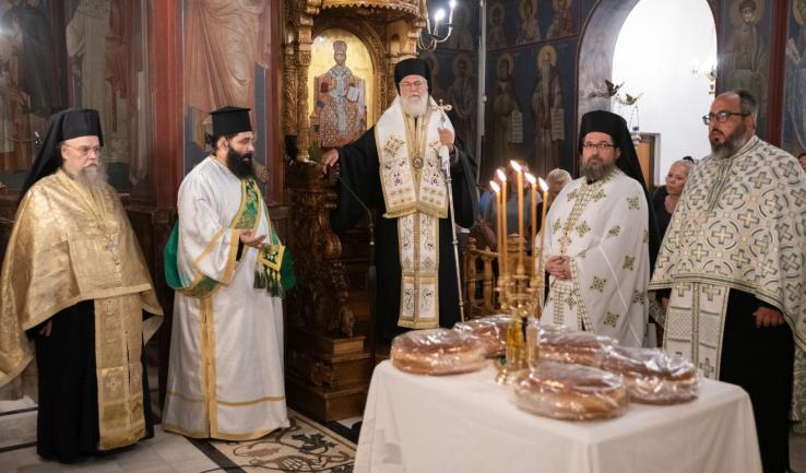 Εσπερινός της Υψώσεως του Σταυρού στα Άνω Λιόσια