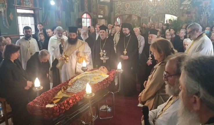 Εξόδιος ακολουθία μακαριστού π. Αλεξάνδρου Τουλουμτσόγλου